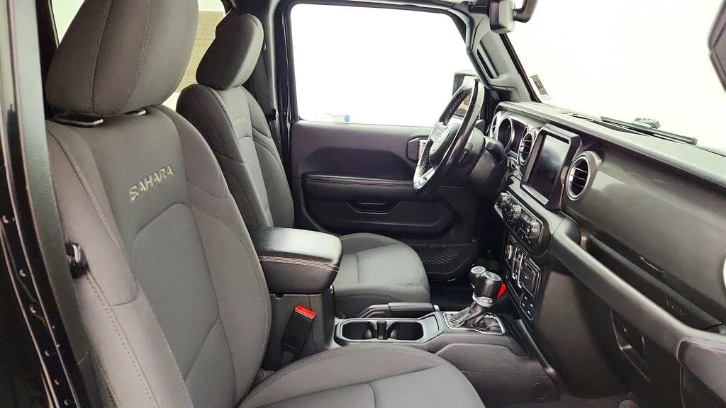Used 2022 Black Clearcoat Jeep Unlimited Sahara 4x4 w/ Hardtop & Trailer Tow Group image 23