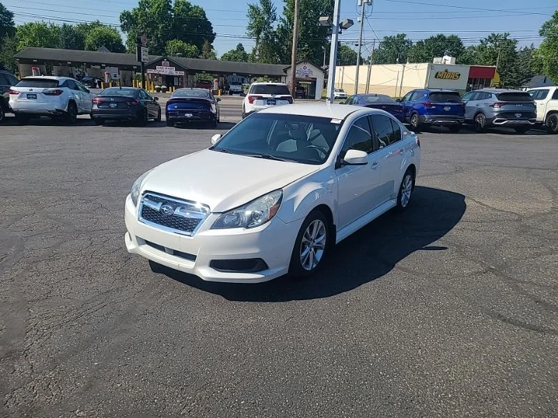 Used 2014 White Subaru 2.5i image 2
