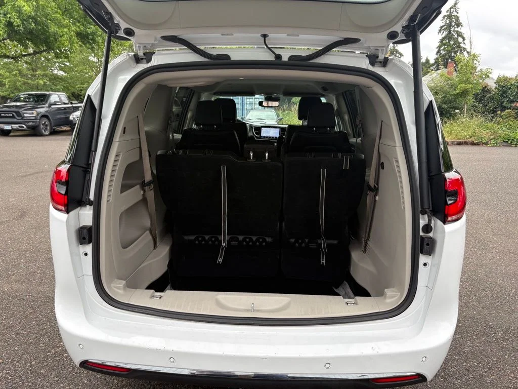 Used 2024 White Chrysler Touring L image 27