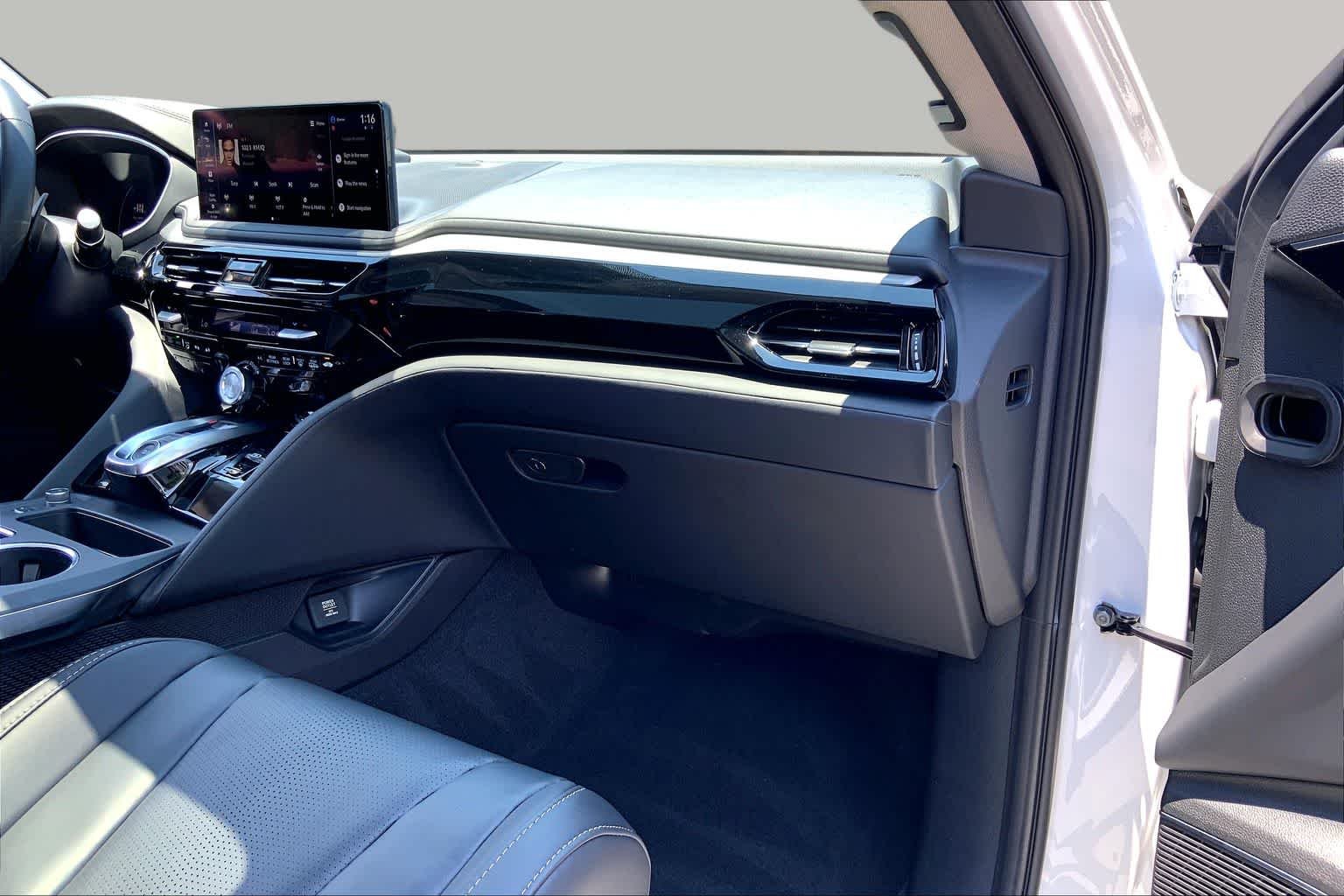 Used 2026 Platinum White Pearl Acura w/Technology Package image 19