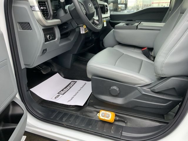 2024 Ford F-550 Super Duty Chassis Cab XL - Photo 15