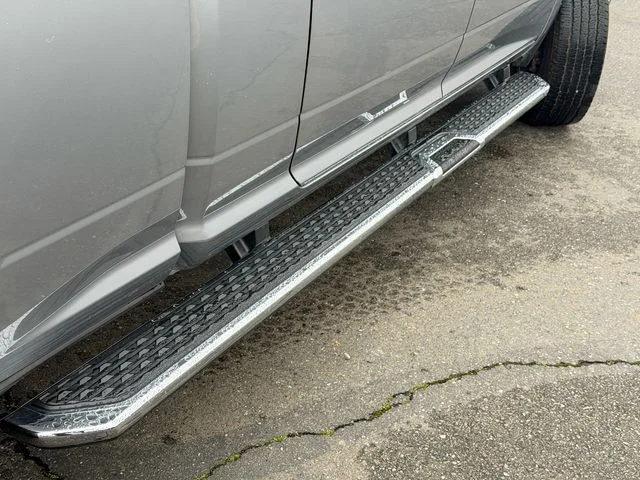 Used 2024 Silver Ram Laramie image 9