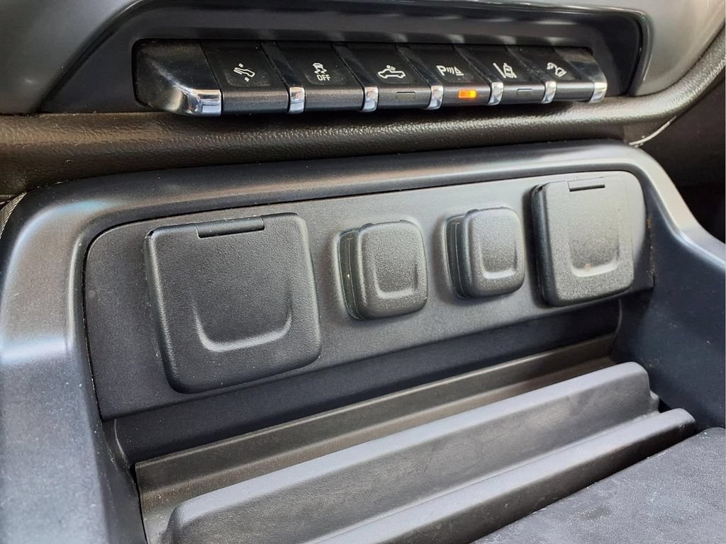 Used 2015 SUMMIT WHITE Chevrolet LTZ image 23