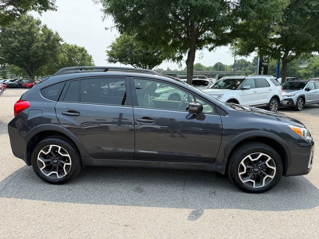 Used 2017 Gray Subaru 2.0i Limited image 11