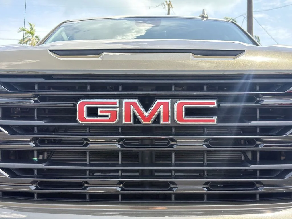 Used 2023 Brown GMC Elevation image 38