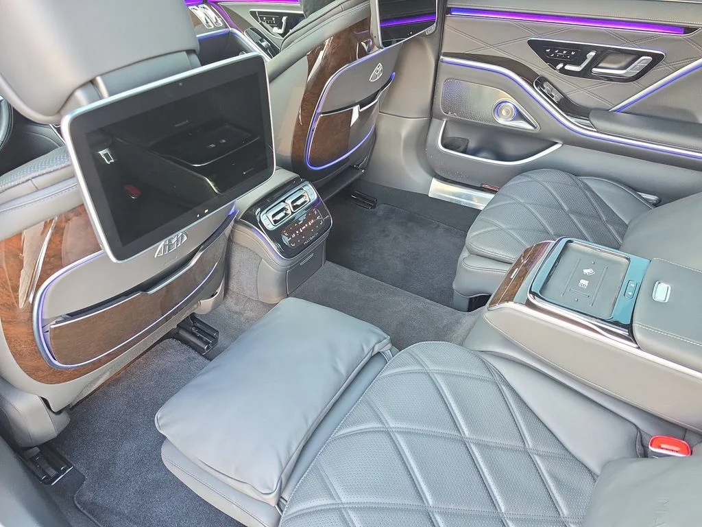 Used 2021 Black Mercedes-Benz Maybach S 580 image 15