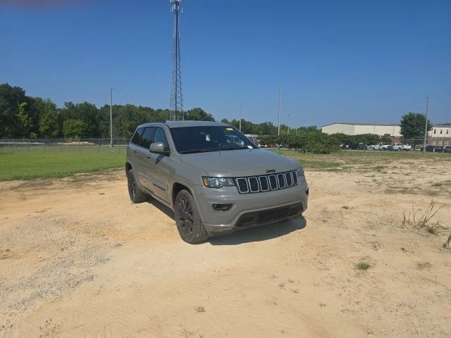 Used 2021 Gray Jeep Laredo X image 13