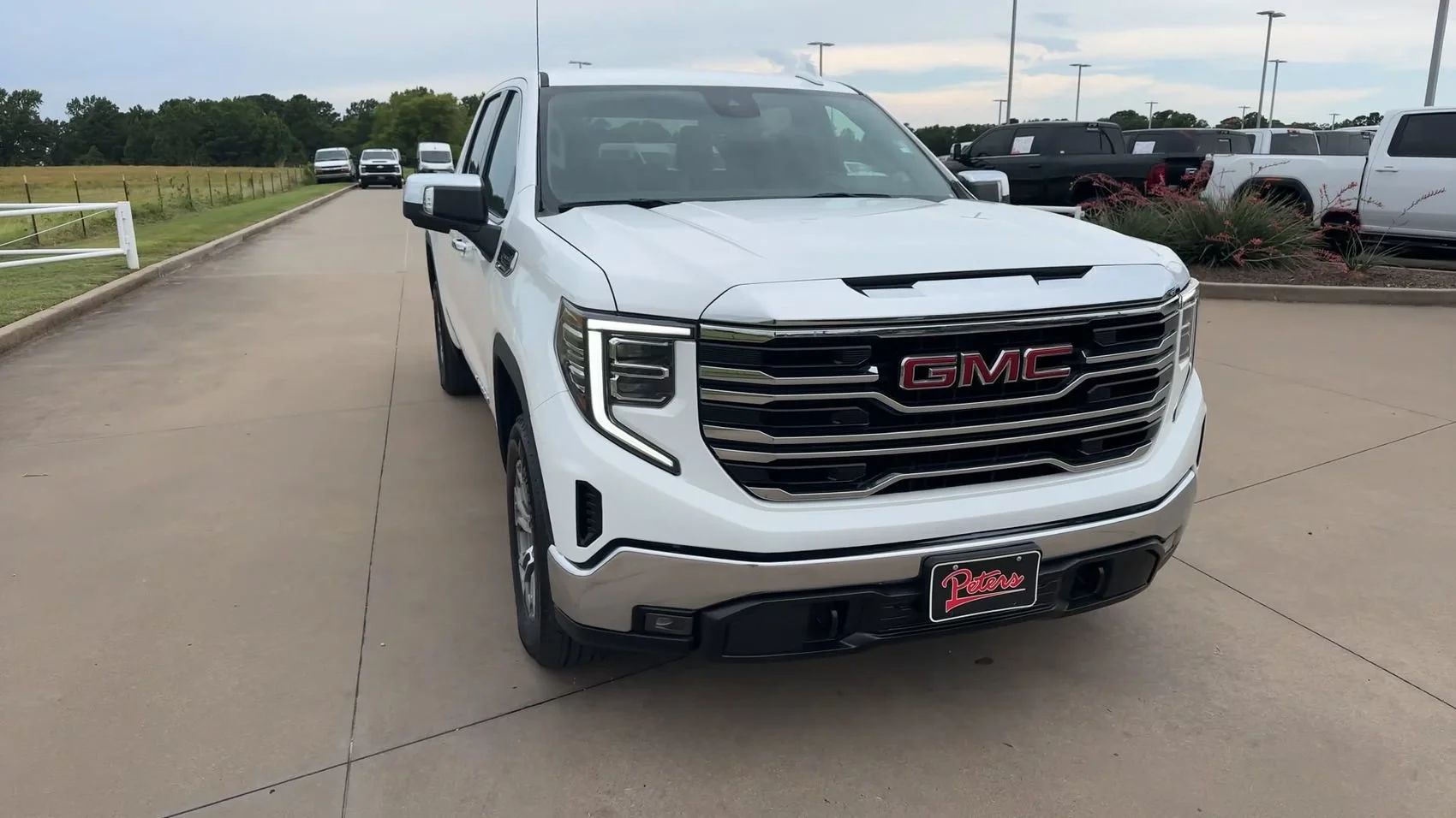 Used 2024 Summit White GMC SLT image 3