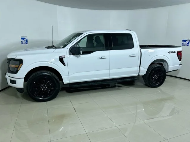 New 2025 OXFORD WHITE Ford XLT w/XLT Black Appearance Package Plus Super Crew Cab image 4