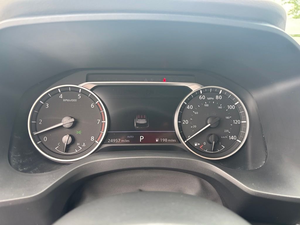 Used 2023 White Nissan SL image 25
