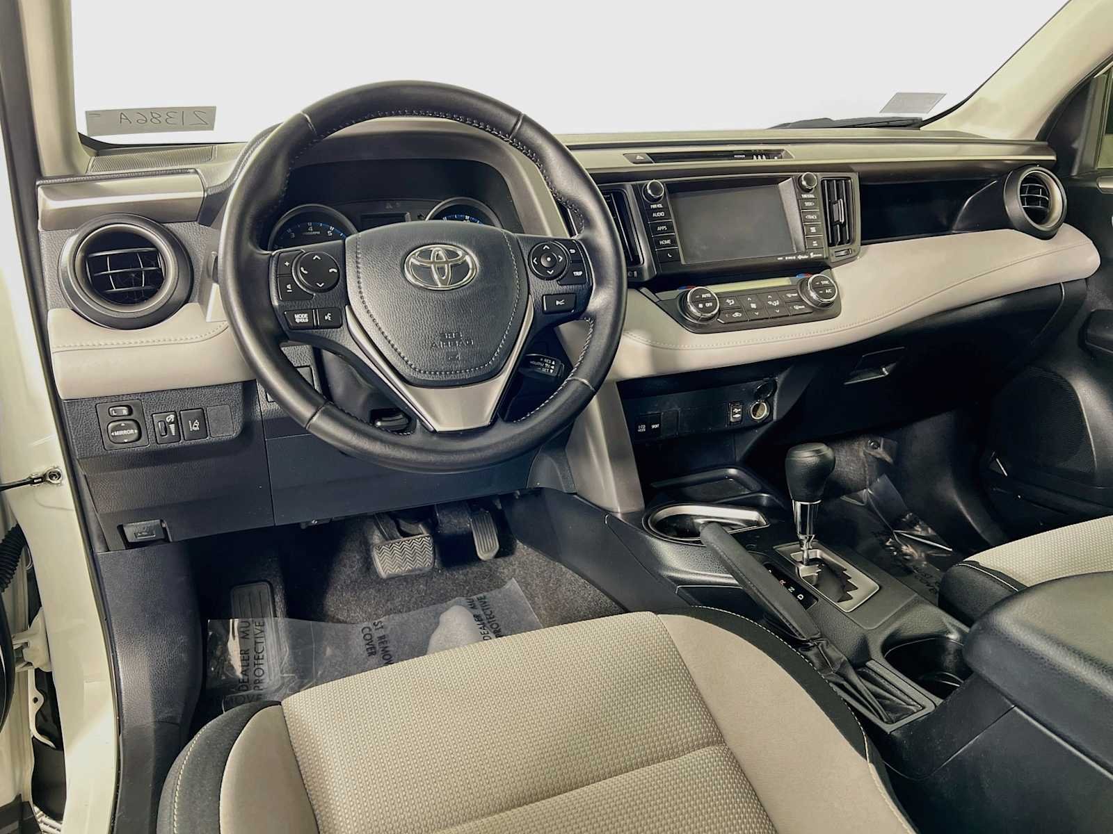 Used 2017 Super White Toyota XLE image 9