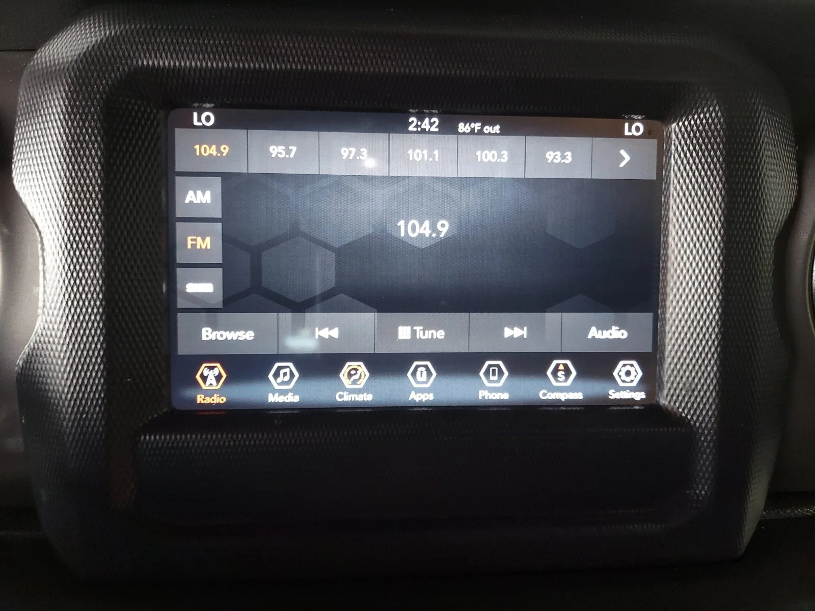 Used 2018 Bright White Clearcoat Jeep Sport S image 17