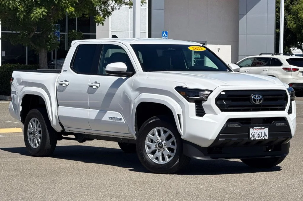 Used 2025 White Toyota SR5 image 2