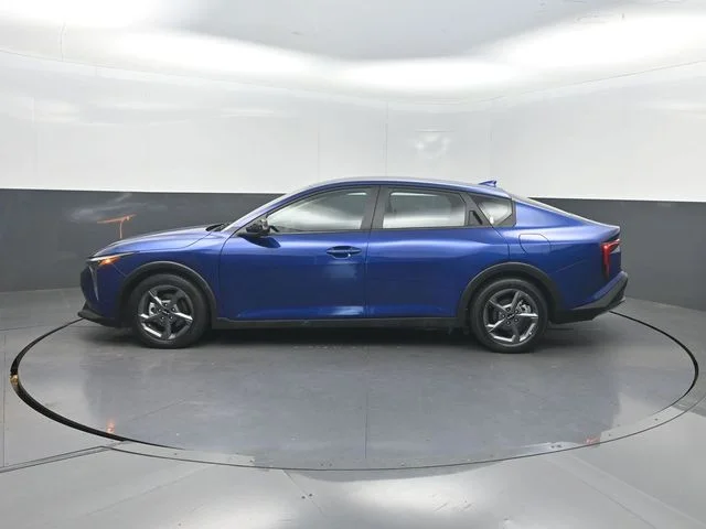 Used 2025 Blue Kia LXS image 3