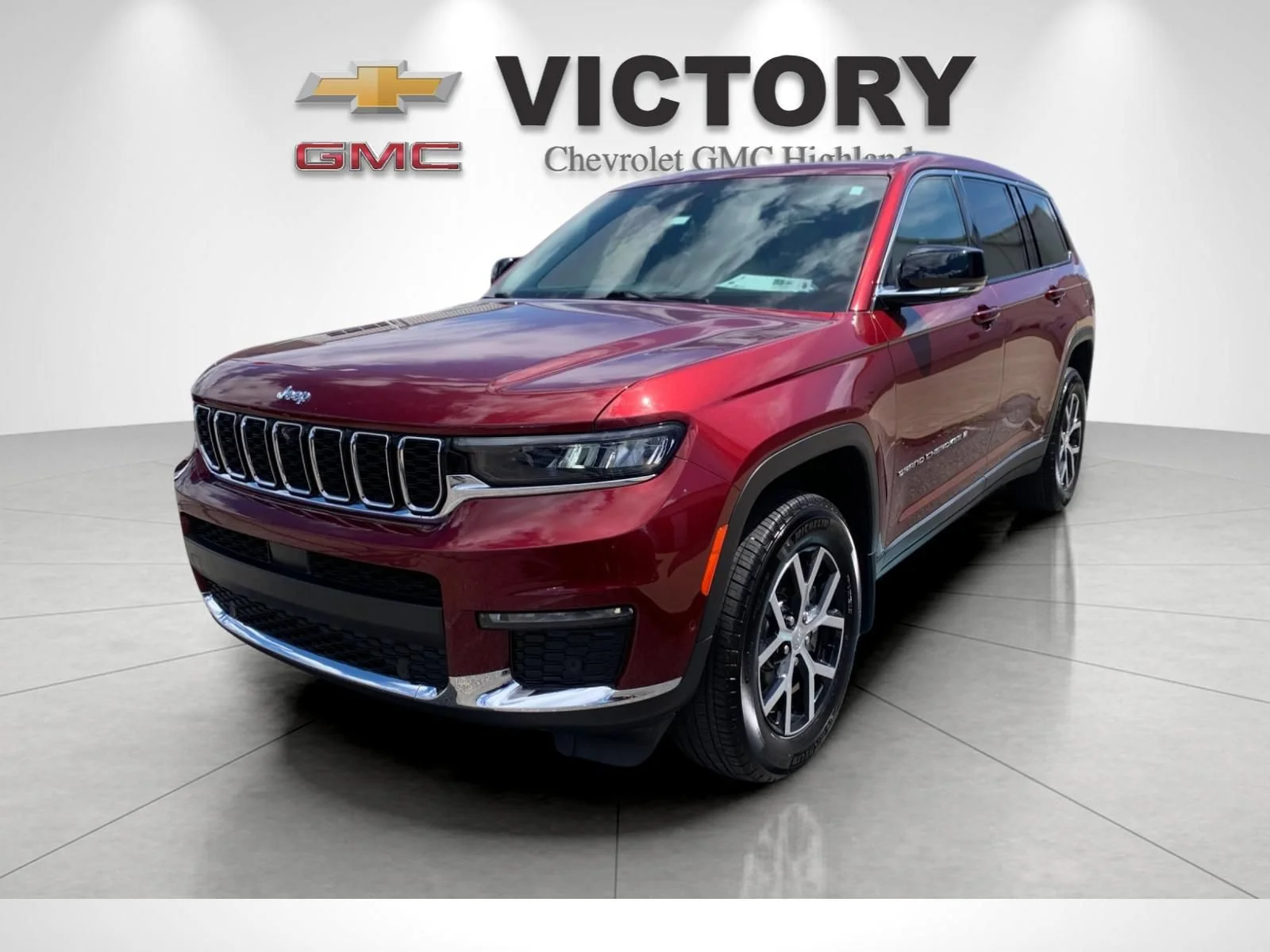 Used 2024 Red Jeep Limited 4x4 image 7