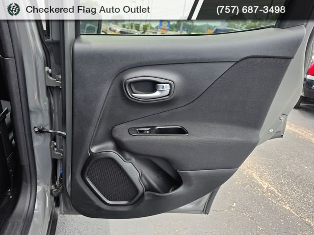 Used 2021 Sting-Gray Clearcoat Jeep Latitude image 45