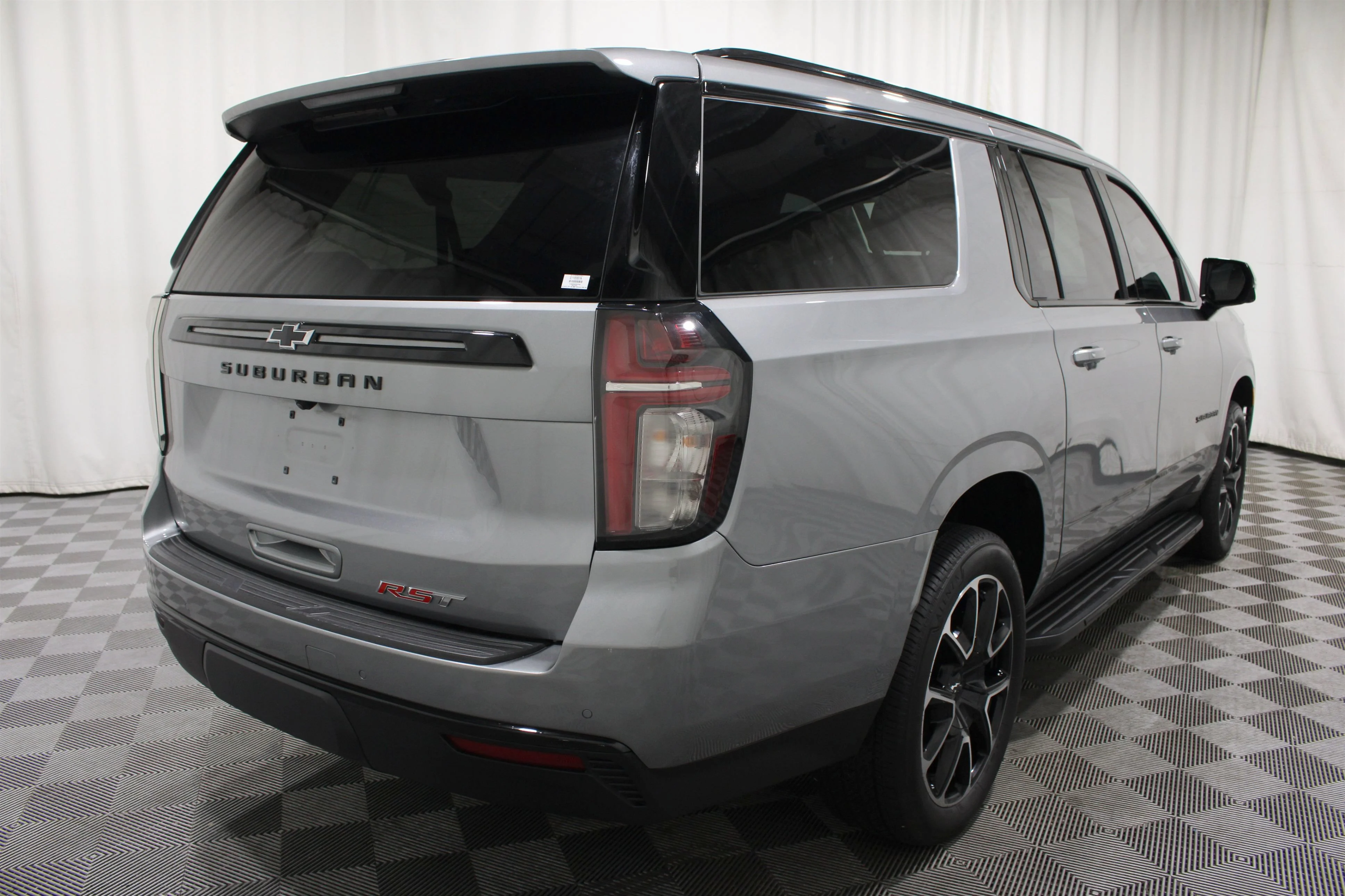 2024 Chevrolet Suburban RST - Photo 32