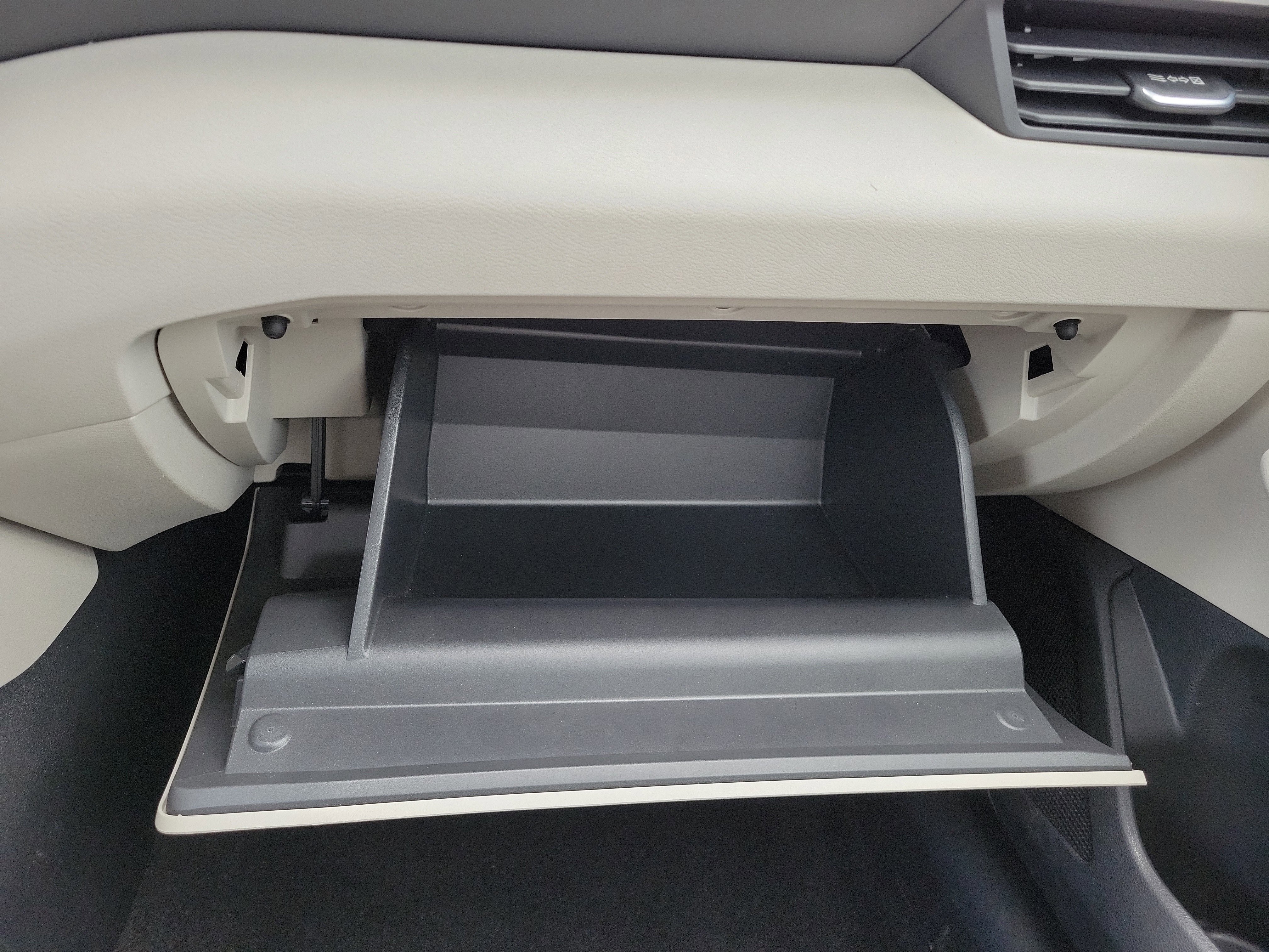 Used 2025 Bluestone Pearl Nissan SV image 29