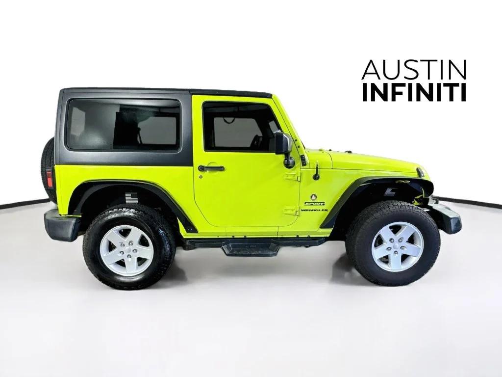 Used 2017 Green Jeep Sport image 9