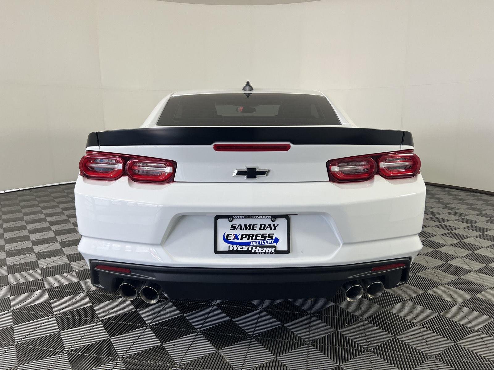 Used 2024 Summit White Chevrolet 2LT image 24