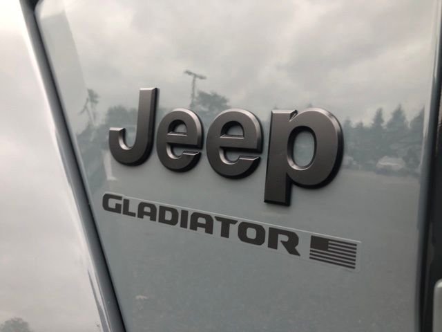 Used 2025 Gray Jeep High Tide image 17
