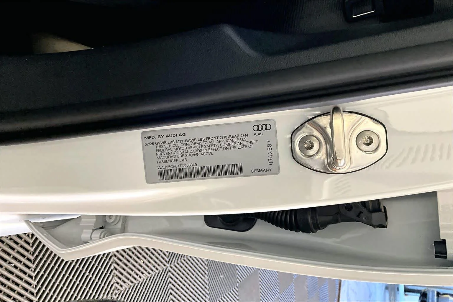 New 2026 Glacier White m Audi Premium Plus image 18