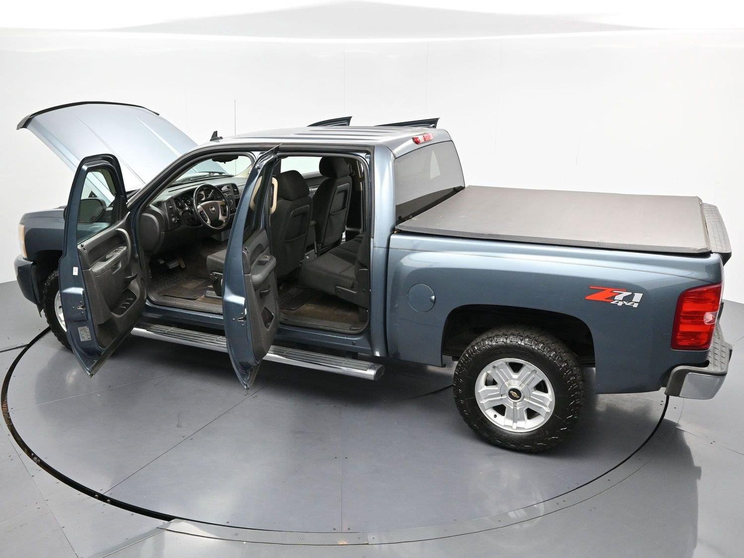 Used 2011 Blue Granite Metallic Chevrolet LT image 35