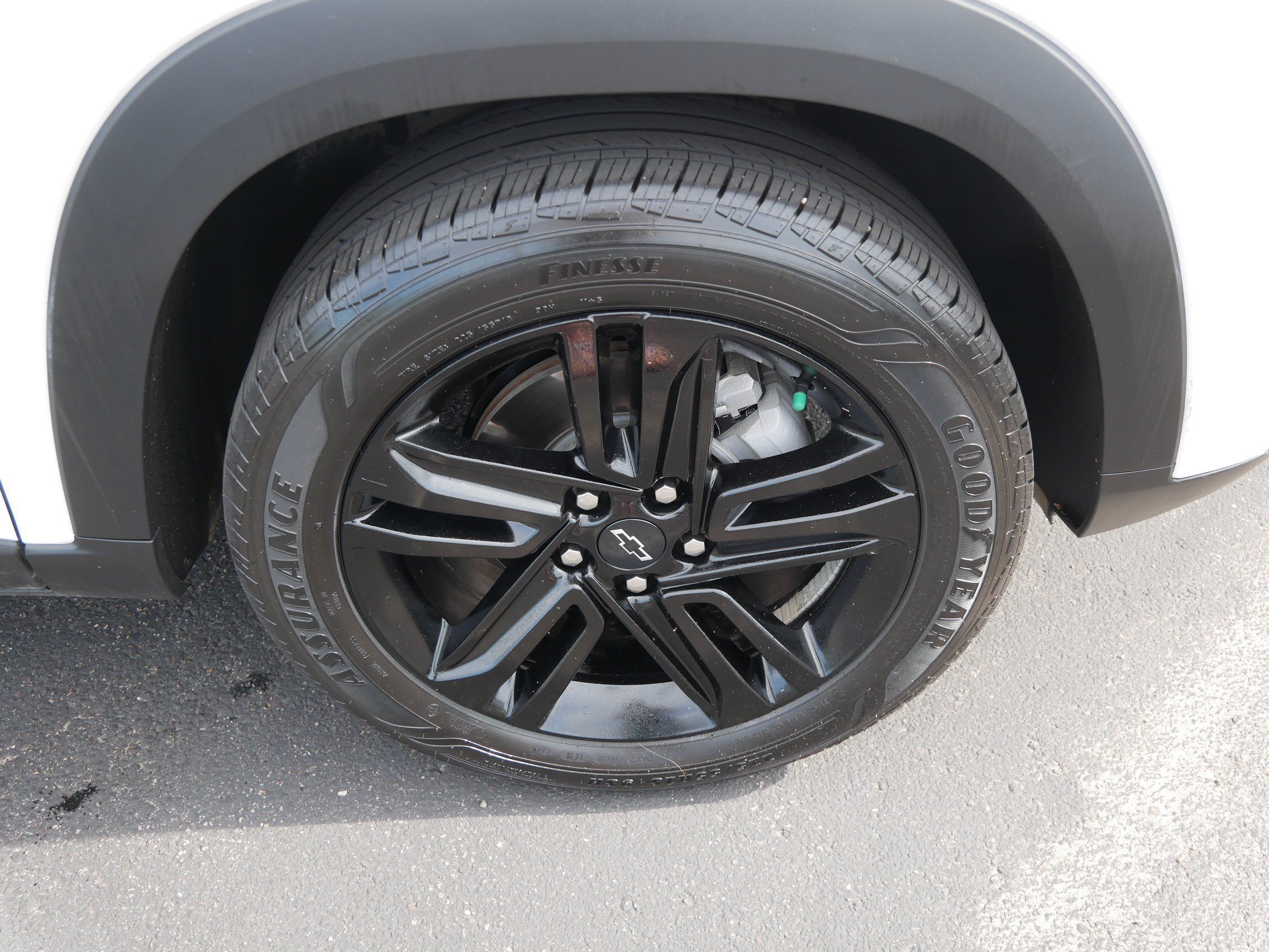 Used 2025 Summit White Chevrolet ACTIV image 15