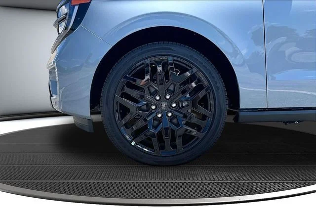 New 2027 Glacier Gray Metallic Tri-Coat Ford Platinum image 14