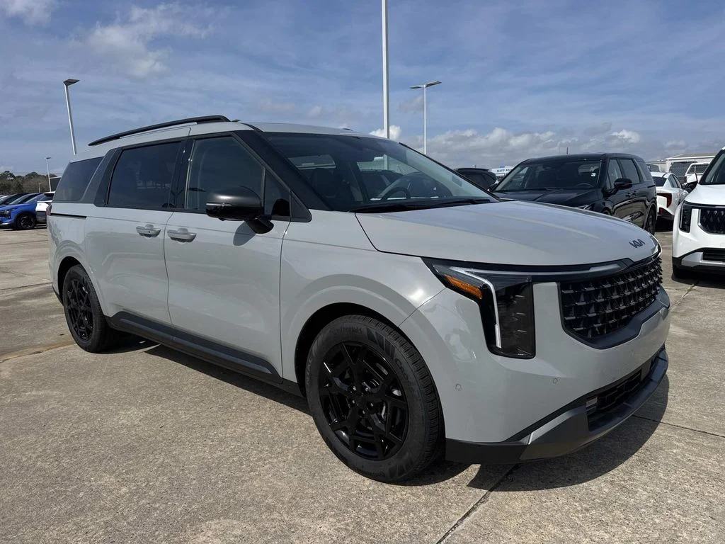 2026 Kia Sedona SX's photo