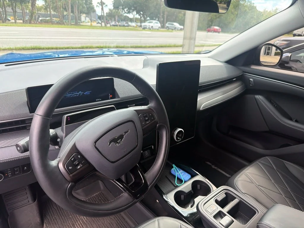 Used 2025 Blue Ford Select image 10