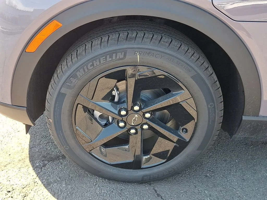 New 2026 Galaxy Gray Metallic Chevrolet LT image 18
