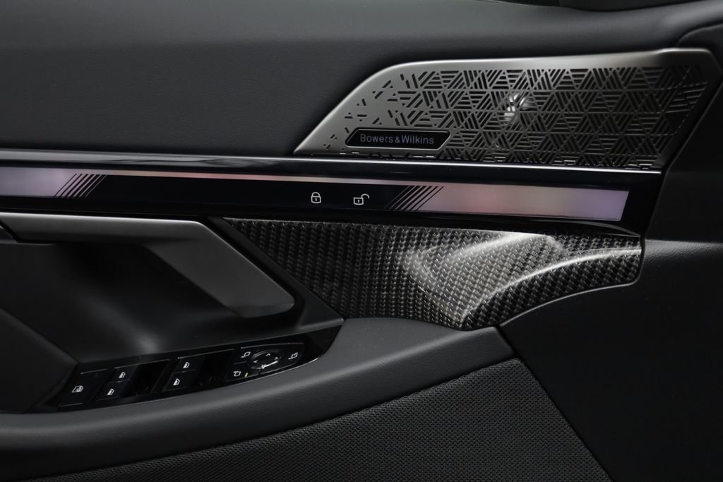 New 2027 Black Sapphire Metallic BMW 530i xDrive image 8