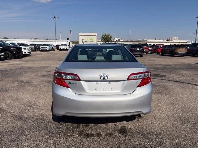 Used 2014  Toyota L image 6
