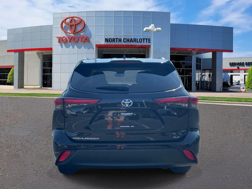 Used 2021 Brown Toyota XLE image 6