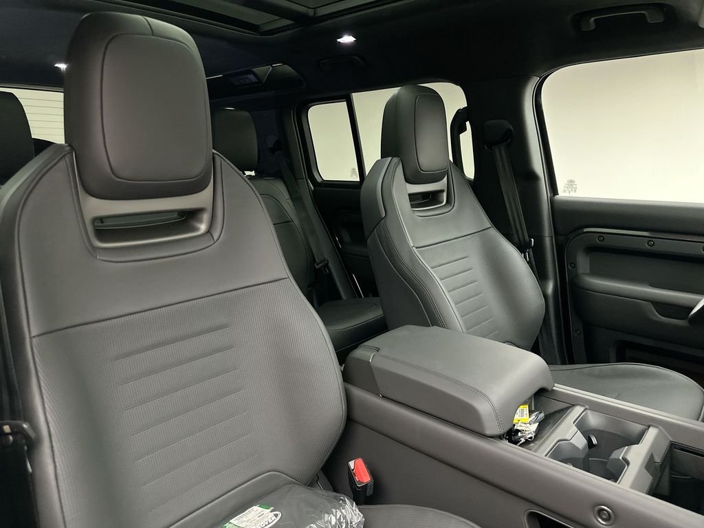 New 2026 Charente Grey Land Rover OCTA image 16