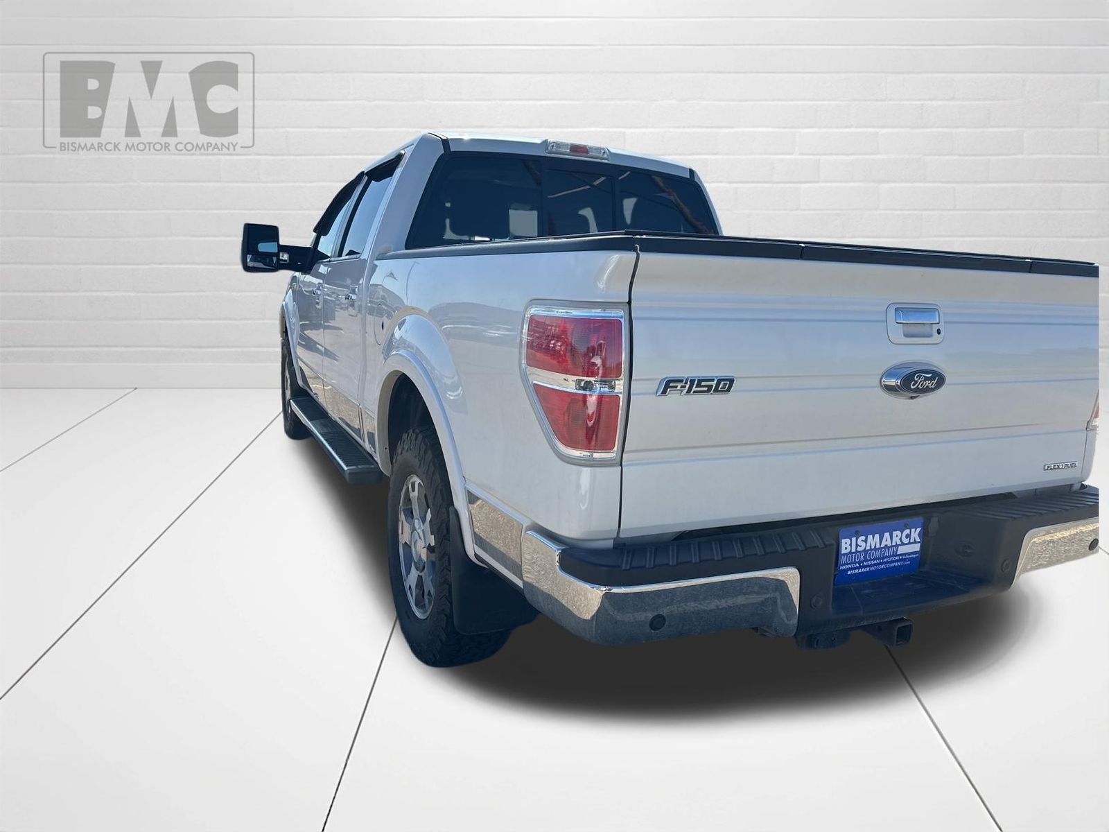 Used 2014 White Ford Lariat image 4