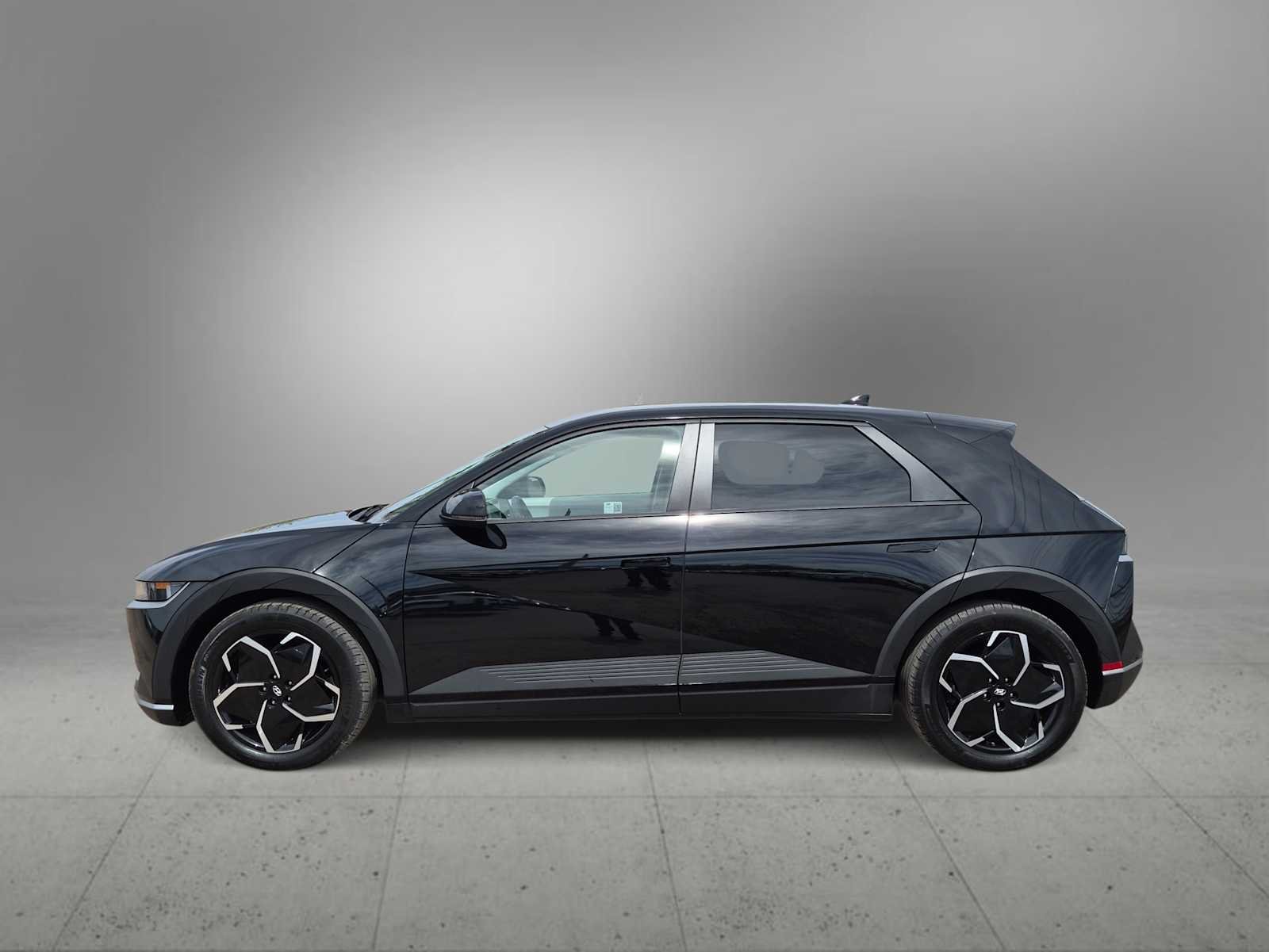 Certified Used 2024 Abyss Black Hyundai SEL image 5