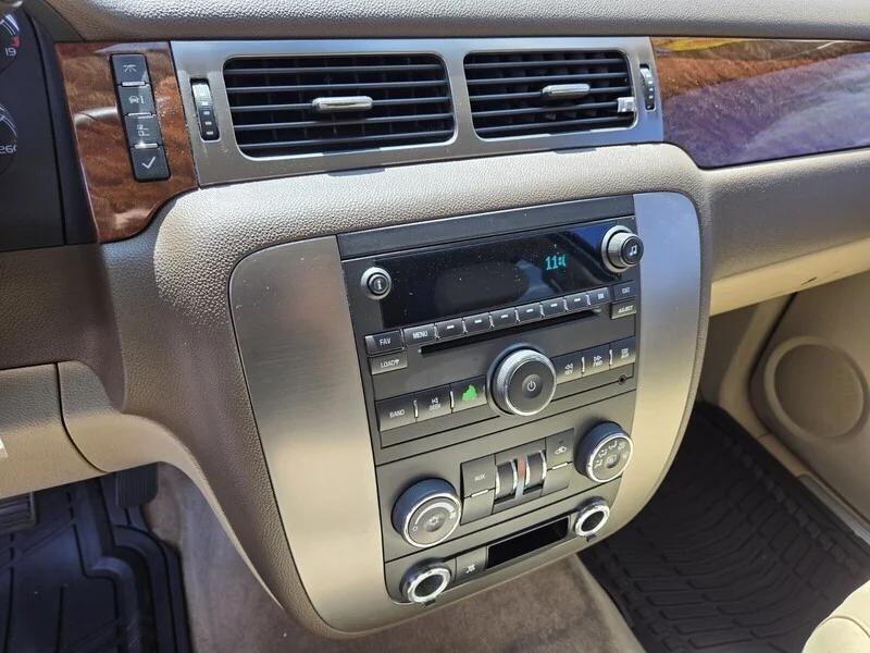 Used 2007 Summit White GMC SLE image 18