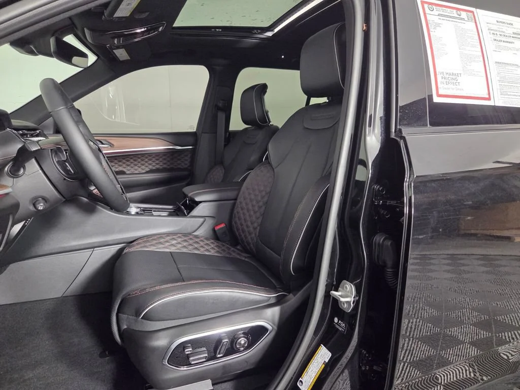 2025 Jeep Grand Cherokee Summit - Photo 9