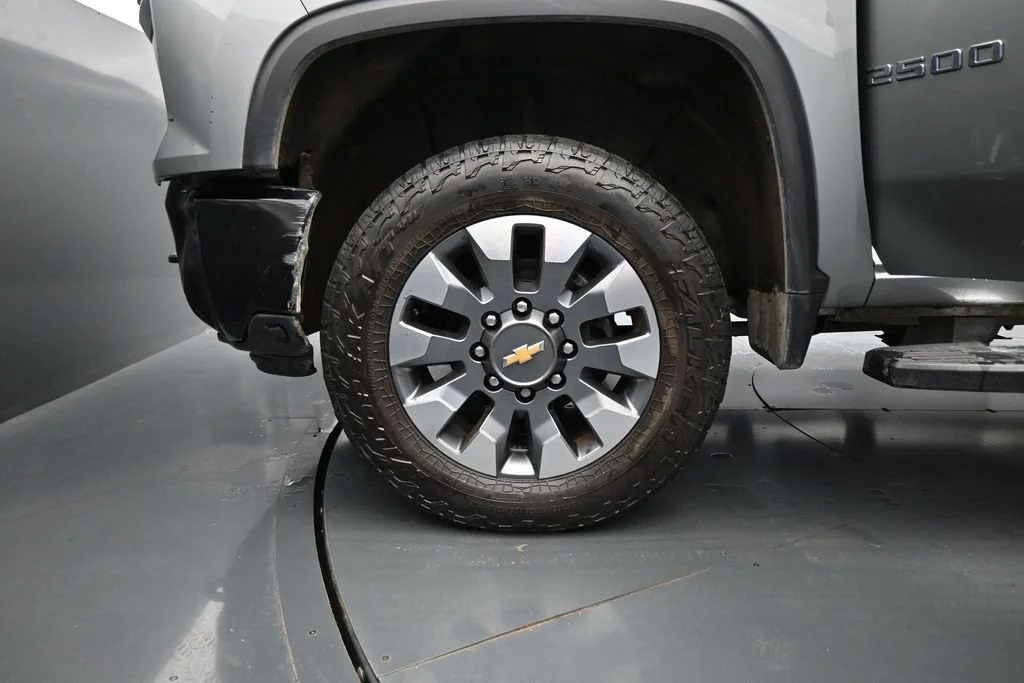 Used 2024 Gray Chevrolet Custom image 27
