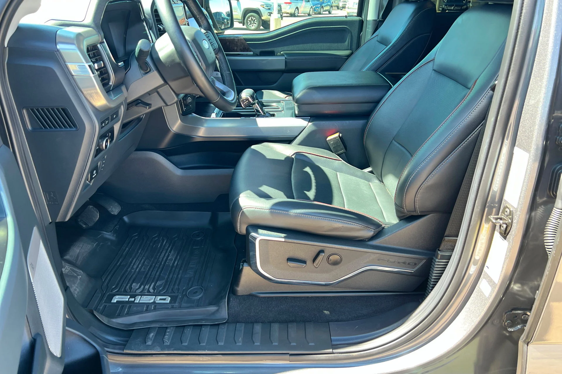 2023 Ford F-150 XL - Photo 17
