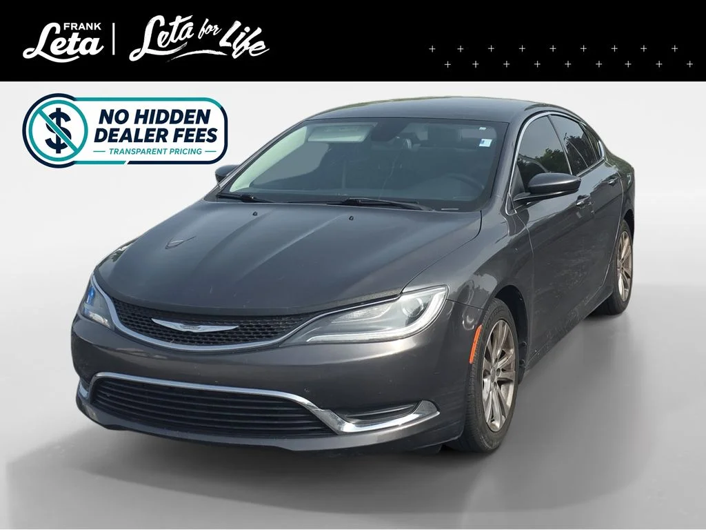 2015 Chrysler 200 Limited's photo
