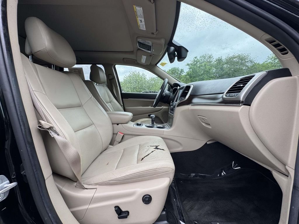 Used 2014 Black Jeep Limited image 15