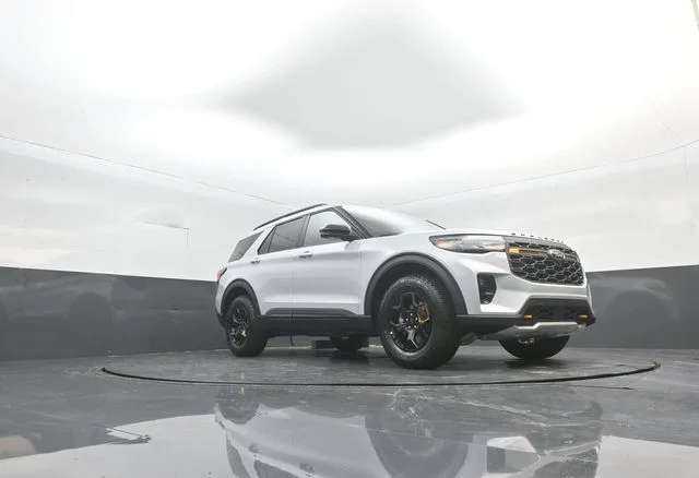 New 2026 White Ford Tremor image 30