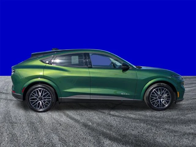 New 2026 Green Ford Premium image 2