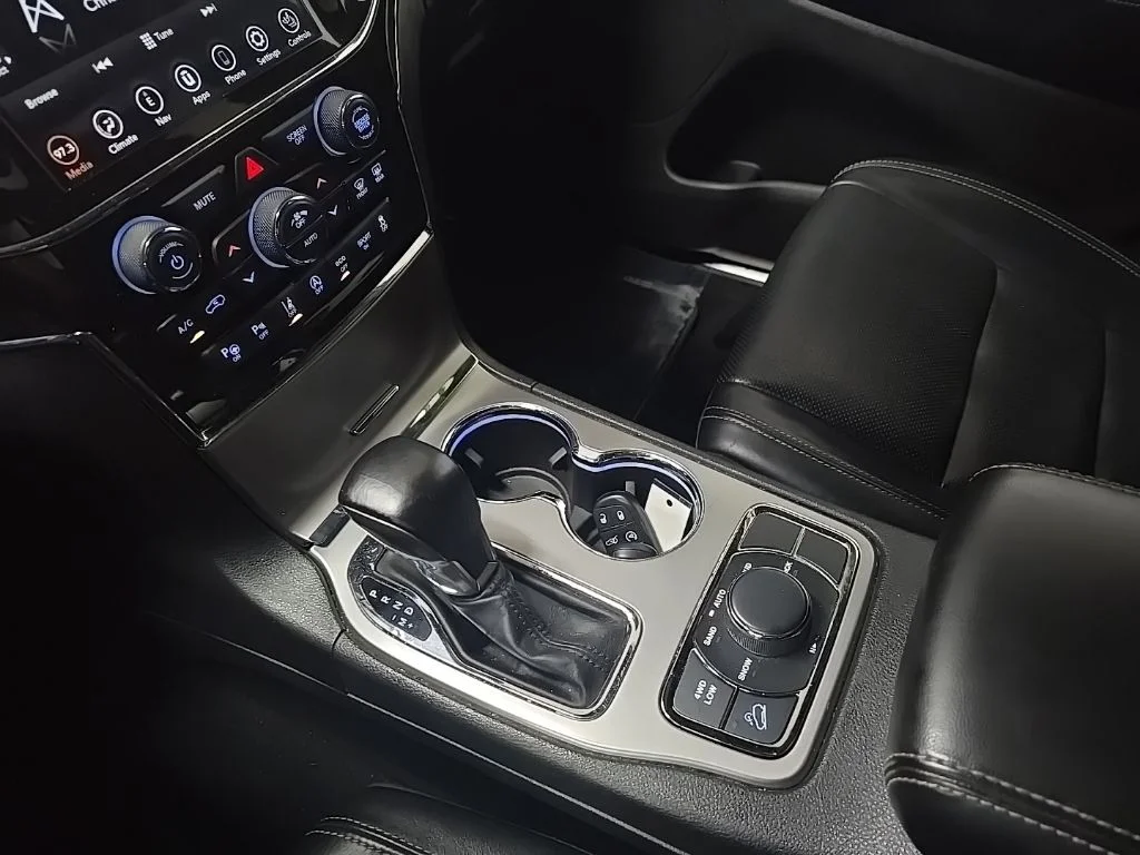 Used 2021 Gray Jeep Limited image 27