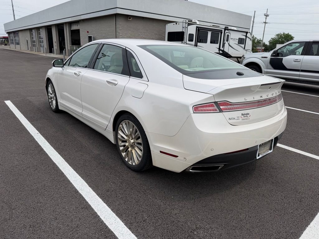 Used 2014 White Lincoln Base image 7