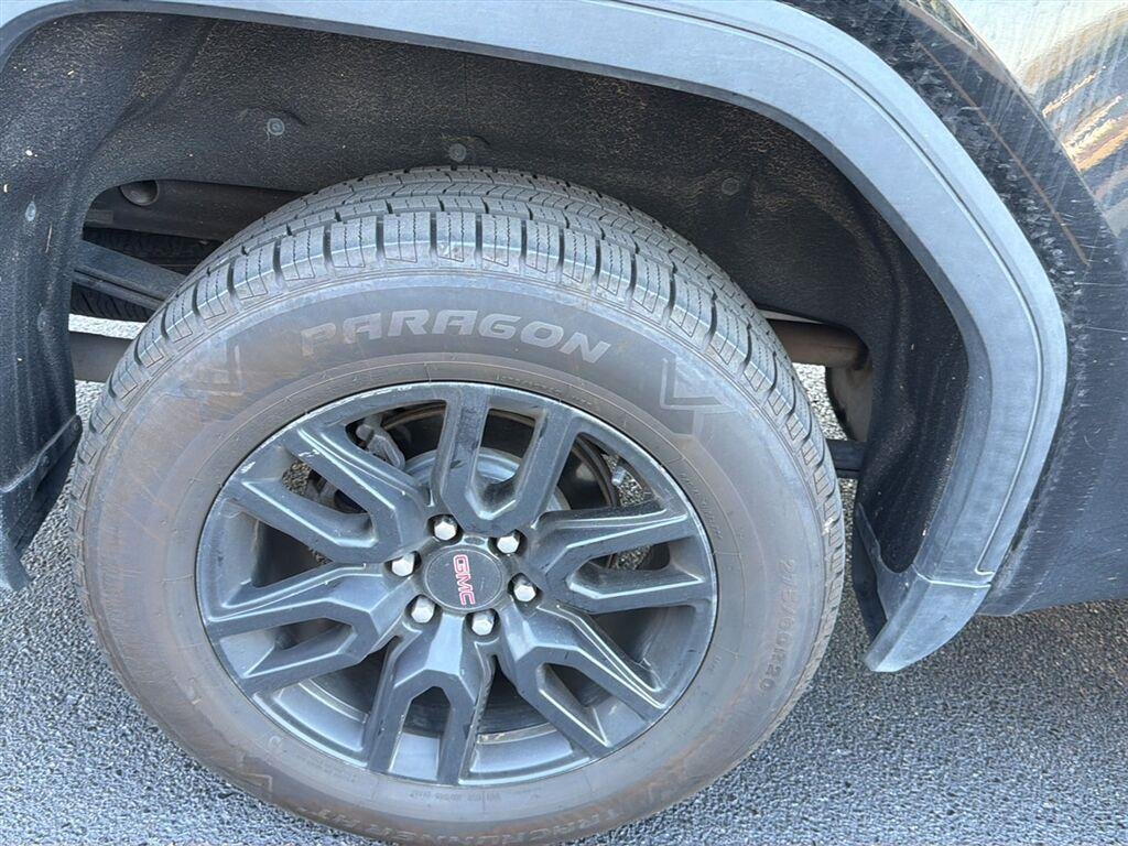Used 2021 Onyx Black GMC Elevation image 5