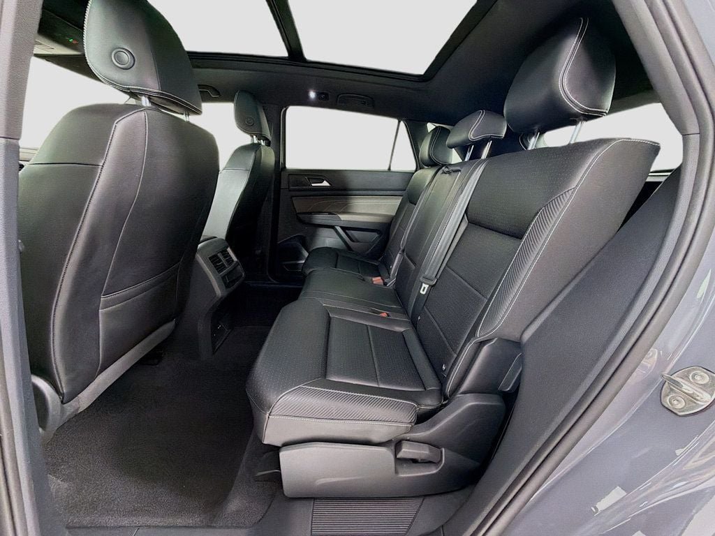 Used 2022 Pure Gray Volkswagen 3.6L V6 SE w/Technology 4MOTION image 24
